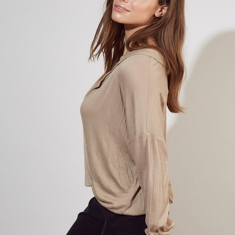 Lightweight Twist-Front Top
